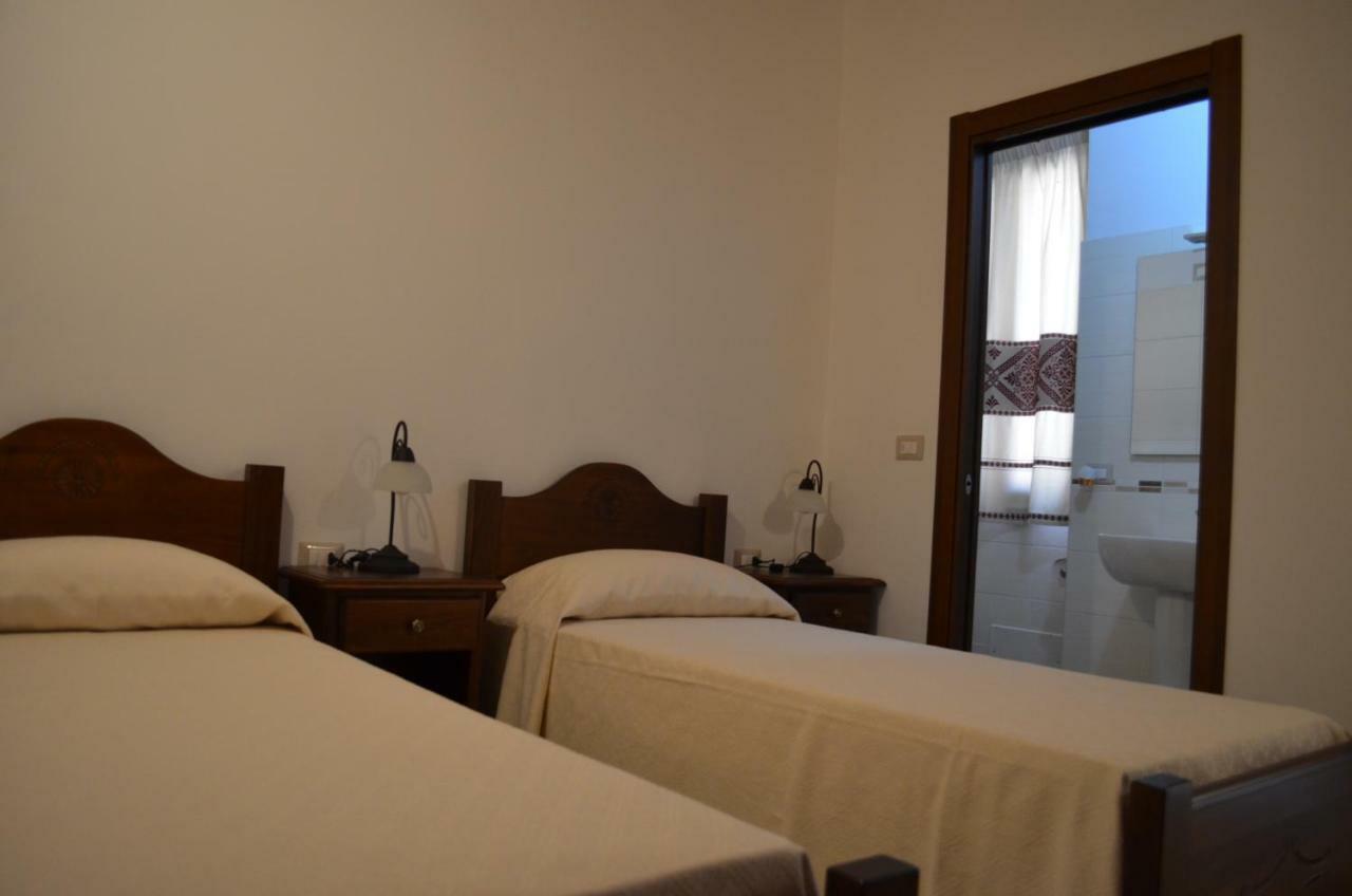 Casa Vacanze La Pavoncella Iglesias Buitenkant foto
